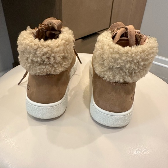 UGG Chestnut Lace-Up Boots with Shearling - Picture 3 of 5